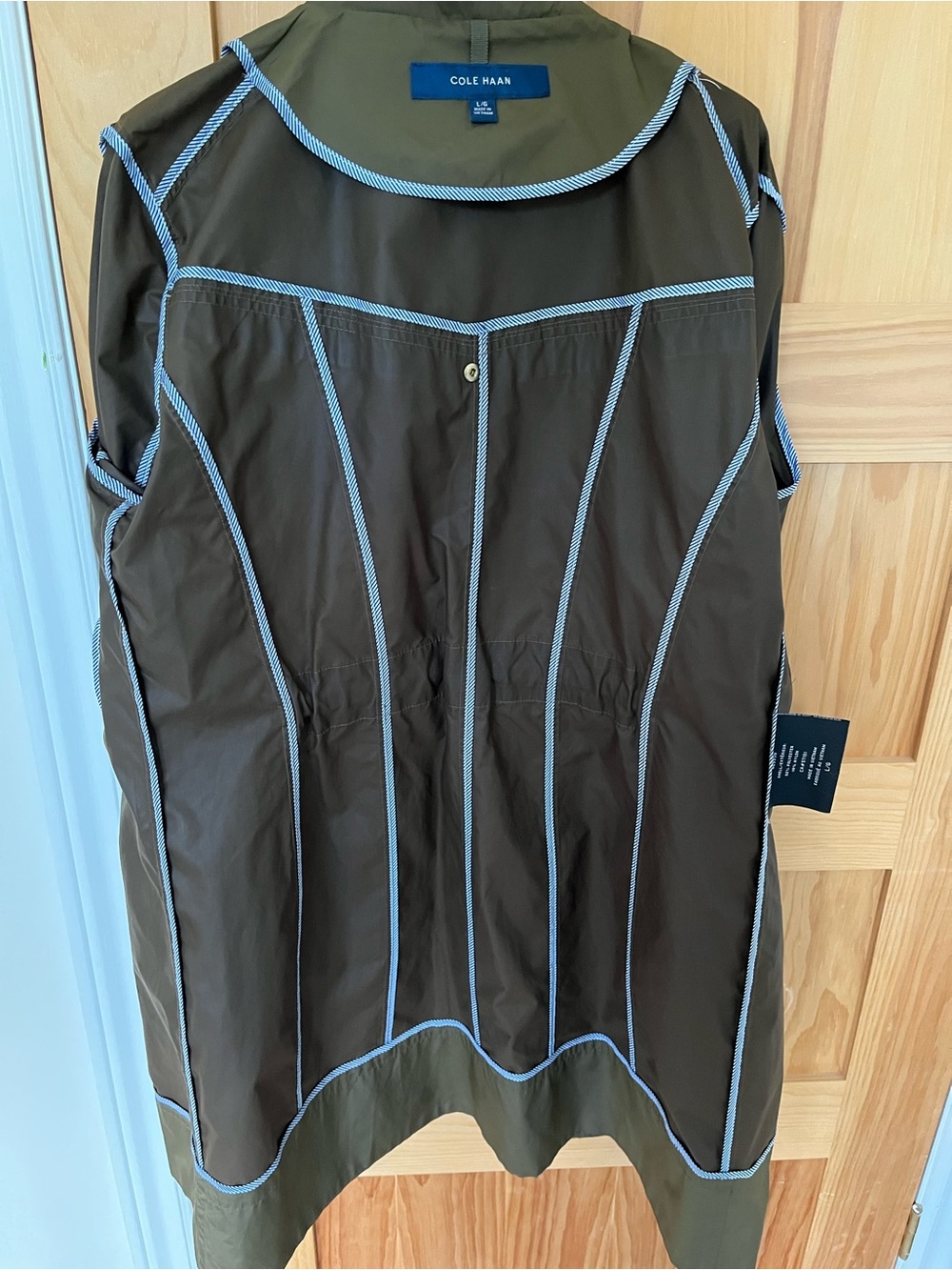 Cole Haan Women's Packable Olive Green Rain Jacket - Picture 5 of 10